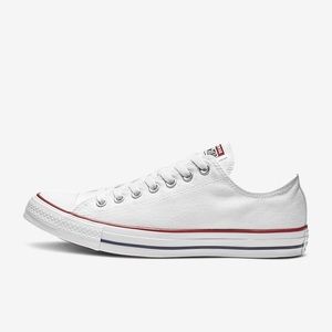 BConverse Chuck Taylor Sneakers